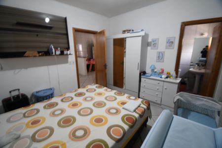 Casa à venda com 110m², 2 quartos e 6 vagasQuarto 2 - Suíte