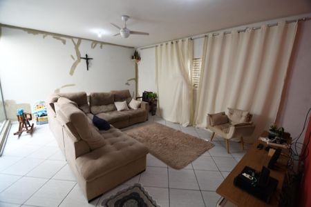 Sala de casa à venda com 2 quartos, 110m² em Parque São Quirino, Campinas