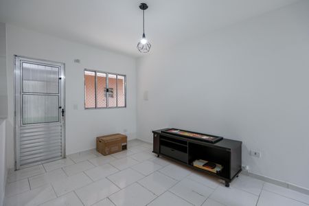 Sala de apartamento para alugar com 1 quarto, 45m² em Jardim Piracuama, São Paulo