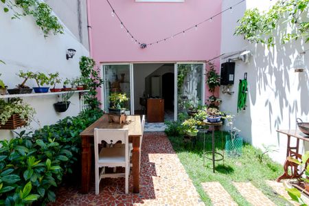 Casa à venda com 176m², 3 quartos e 1 vagaQuintal