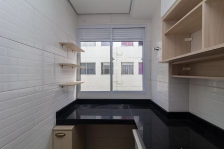 Apartamento à venda com 43m², 2 quartos e sem vaga Apartamento à venda com 43m², 2 quartos e sem vagaCozinha e Área de Serviço