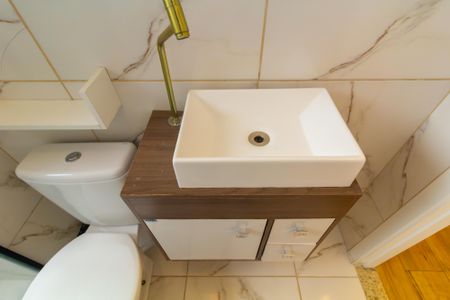 Apartamento à venda com 43m², 2 quartos e sem vaga Apartamento à venda com 43m², 2 quartos e sem vagaBanheiro