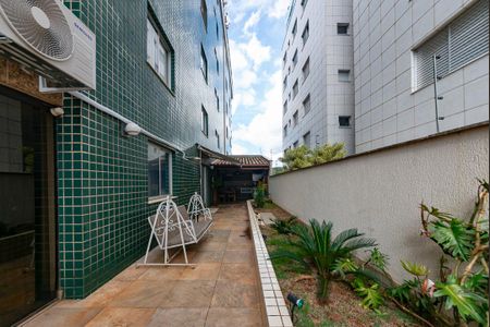 Apartamento à venda com 300m², 3 quartos e 4 vagasÁrea externa