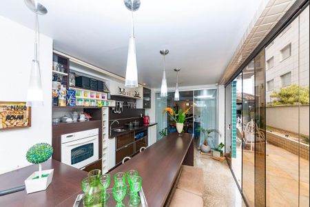 Apartamento à venda com 300m², 3 quartos e 4 vagasVaranda gourmet