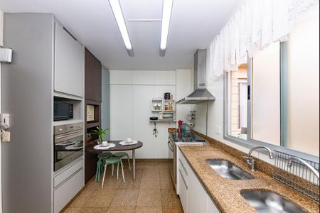 Apartamento à venda com 300m², 3 quartos e 4 vagasCozinha