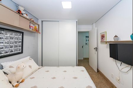 Apartamento à venda com 300m², 3 quartos e 4 vagasQuarto 3