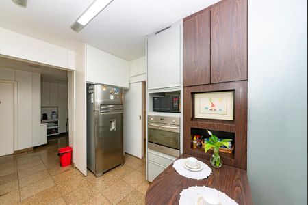 Apartamento à venda com 300m², 3 quartos e 4 vagasCozinha