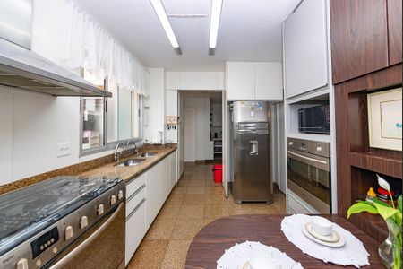 Apartamento à venda com 300m², 3 quartos e 4 vagasCozinha