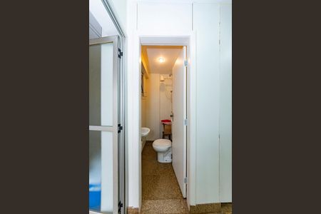 Apartamento à venda com 300m², 3 quartos e 4 vagasBanheiro de serviço