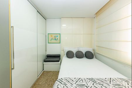 Apartamento à venda com 300m², 3 quartos e 4 vagasQuarto 2