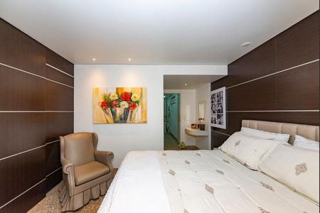 Apartamento à venda com 300m², 3 quartos e 4 vagasSuíte