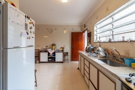 Casa à venda com 200m², 2 quartos e 2 vagas