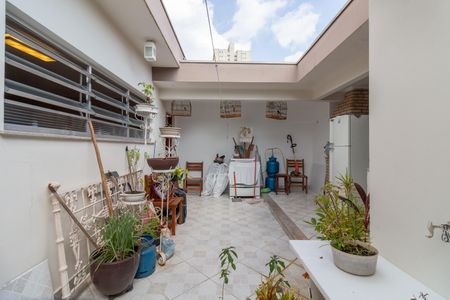 Casa à venda com 200m², 2 quartos e 2 vagas