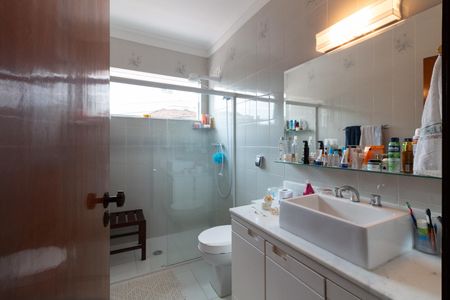 Casa à venda com 200m², 2 quartos e 2 vagas