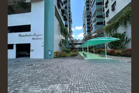 Apartamento à venda com 98m², 3 quartos e 2 vagasFachada