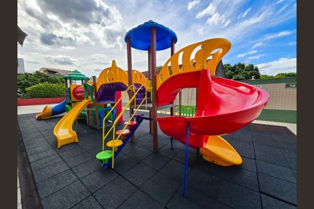Apartamento à venda com 98m², 3 quartos e 2 vagasÁrea comum - Playground