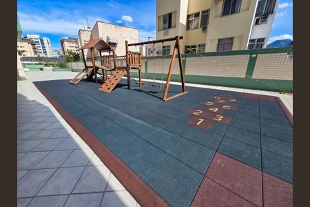Apartamento à venda com 98m², 3 quartos e 2 vagasÁrea comum - Playground