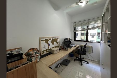 Apartamento à venda com 98m², 3 quartos e 2 vagasEscritório