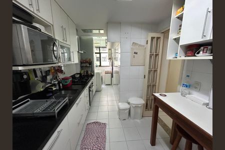 Apartamento à venda com 98m², 3 quartos e 2 vagasCozinha