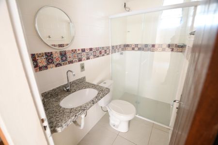 Banheiro de apartamento à venda com 1 quarto, 41m² em Centro, Campinas