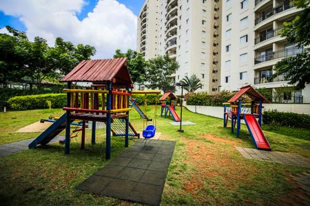 Apartamento à venda com 71m², 3 quartos e 2 vagasÁrea comum - Playground