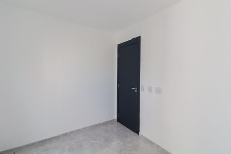 Quarto 1 de apartamento à venda com 2 quartos, 43m² em Vila Carmosina, São Paulo