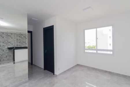 Sala de apartamento à venda com 2 quartos, 43m² em Vila Carmosina, São Paulo