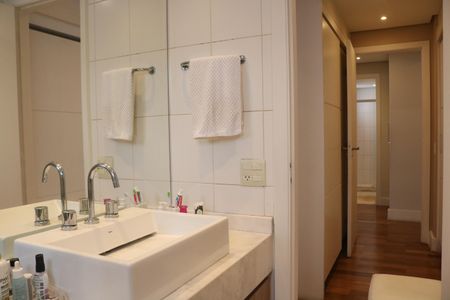 Apartamento à venda com 136m², 3 quartos e 3 vagasBanheiro 2