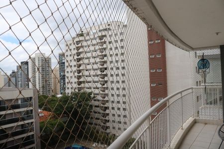 Apartamento à venda com 136m², 3 quartos e 3 vagasVaranda