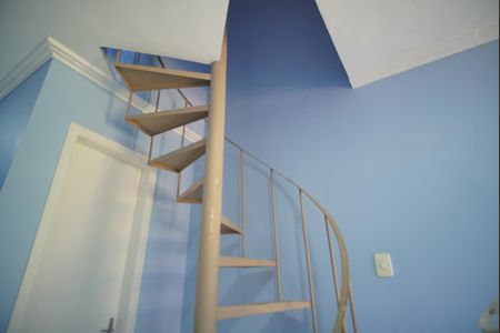 Casa de condomínio para alugar com 96m², 2 quartos e 1 vagaEscada - Acesso Quartos