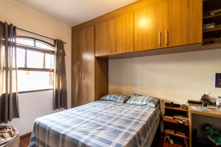 Casa à venda com 235m², 3 quartos e 5 vagas Casa à venda com 235m², 3 quartos e 5 vagasQuarto 2