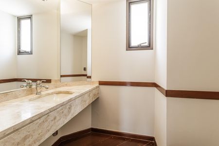 Apartamento para alugar com 135m², 3 quartos e 2 vagas Apartamento para alugar com 135m², 3 quartos e 2 vagasLavabo