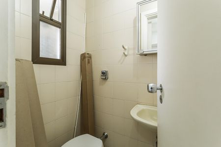 Apartamento para alugar com 135m², 3 quartos e 2 vagas Apartamento para alugar com 135m², 3 quartos e 2 vagasBanheiro de serviço