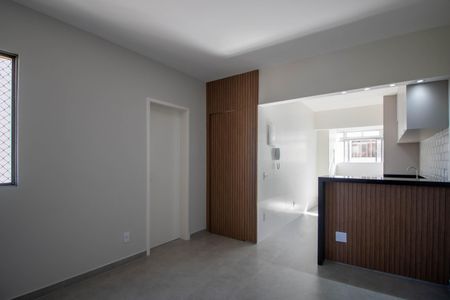 Sala/Cozinha  de apartamento para alugar com 1 quarto, 68m² em Parque Santos Dumont, Taboão da Serra