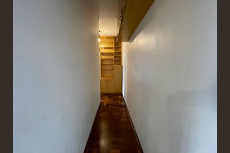 Corredor de apartamento para alugar com 2 quartos, 70m² em Vila Lageado, São Paulo