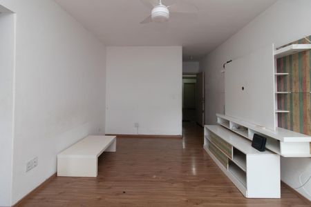 Apartamento para alugar com 75m², 2 quartos e 1 vaga Apartamento para alugar com 75m², 2 quartos e 1 vagaSala