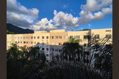 Vista  de apartamento à venda com 2 quartos, 48m² em Vargem Pequena, Rio de Janeiro