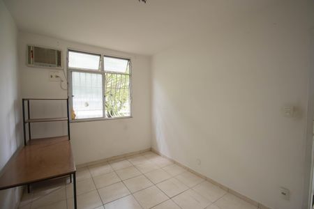 Quarto 2 de apartamento para alugar com 2 quartos, 60m² em Colubandê, São Gonçalo