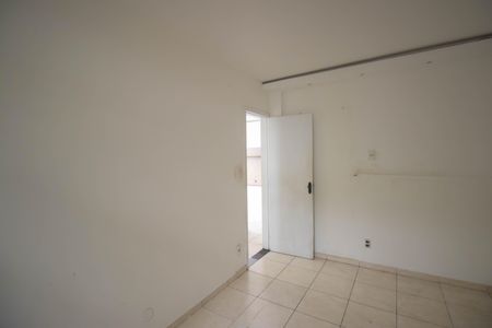 Quarto 2 de apartamento para alugar com 2 quartos, 60m² em Colubandê, São Gonçalo