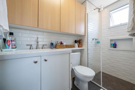 Apartamento à venda com 67m², 2 quartos e 2 vagasBanheiro da Suíte