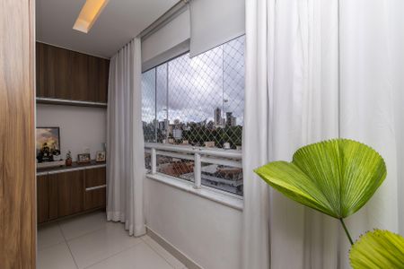 Apartamento à venda com 110m², 2 quartos e 2 vagasVaranda