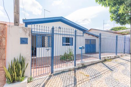 Casa à venda com 122m², 3 quartos e 3 vagas Casa à venda com 122m², 3 quartos e 3 vagasFachada