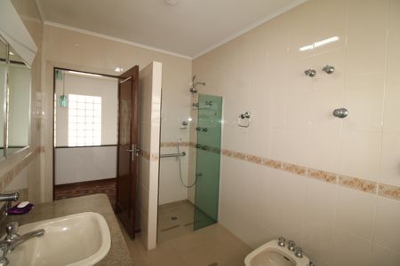Casa para alugar com 360m², 3 quartos e 4 vagasBanheiro 2