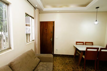 Sala de apartamento à venda com 2 quartos, 50m² em Arvoredo, Contagem