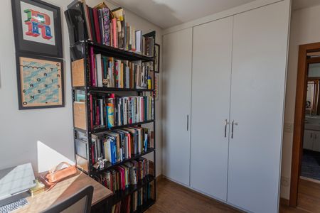 Apartamento à venda com 98m², 3 quartos e 2 vagasQuarto 3