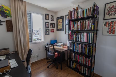 Apartamento à venda com 98m², 3 quartos e 2 vagasQuarto 3