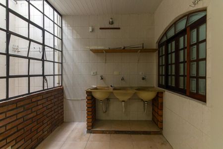 Casa à venda com 330m², 3 quartos e 2 vagas Casa à venda com 330m², 3 quartos e 2 vagasÁrea de Serviço