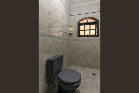 Casa à venda com 330m², 3 quartos e 2 vagas Casa à venda com 330m², 3 quartos e 2 vagasBanheiro Social 2