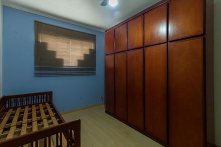 Casa à venda com 330m², 3 quartos e 2 vagas Casa à venda com 330m², 3 quartos e 2 vagasQuarto 2