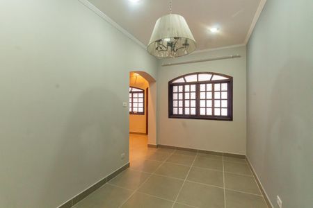 Casa à venda com 330m², 3 quartos e 2 vagas Casa à venda com 330m², 3 quartos e 2 vagasSala de Jantar